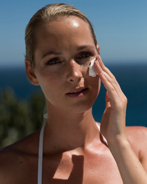 Load image 2 in gallery view. Sunscreen Mousse SPF 30